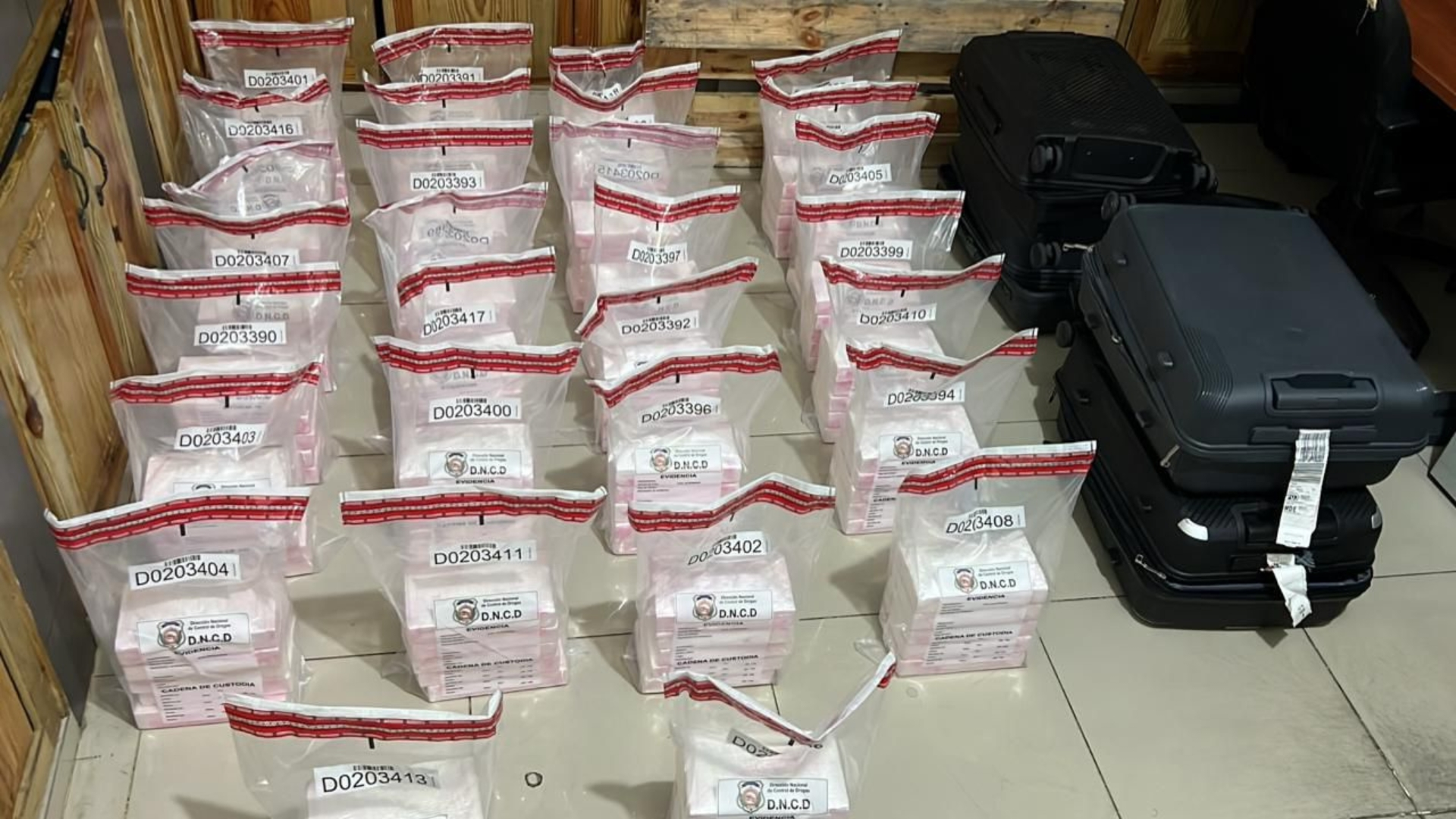 Decomisan 150 paquetes de cocaína en el interior de cuatro maletas en Aeropuerto de Punta Cana